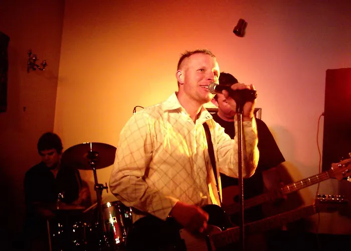 鸦巢大篷车旅店 假日公园