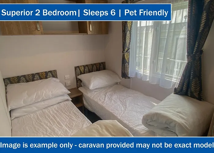 鸦巢大篷车旅店