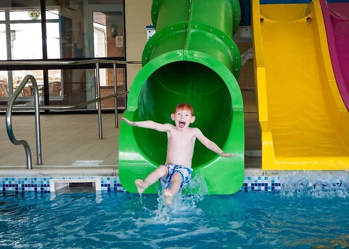 鸦巢大篷车旅店 假日公园 4*