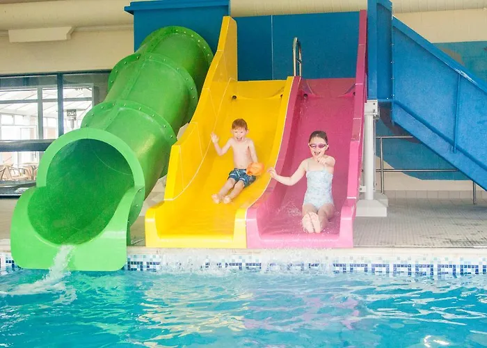 鸦巢大篷车旅店 假日公园 法利