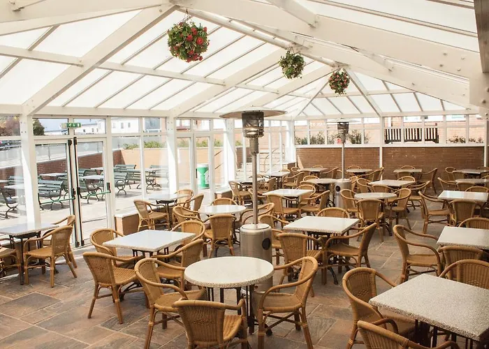 鸦巢大篷车旅店