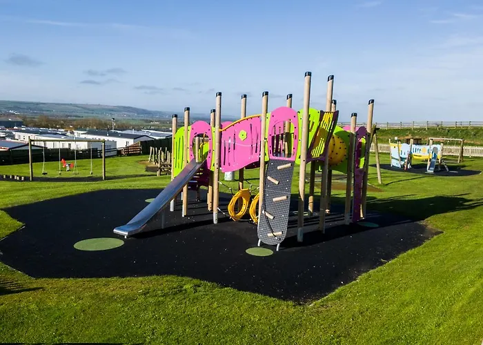 鸦巢大篷车旅店 4*